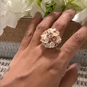 Elegant Floral Gold Ring
